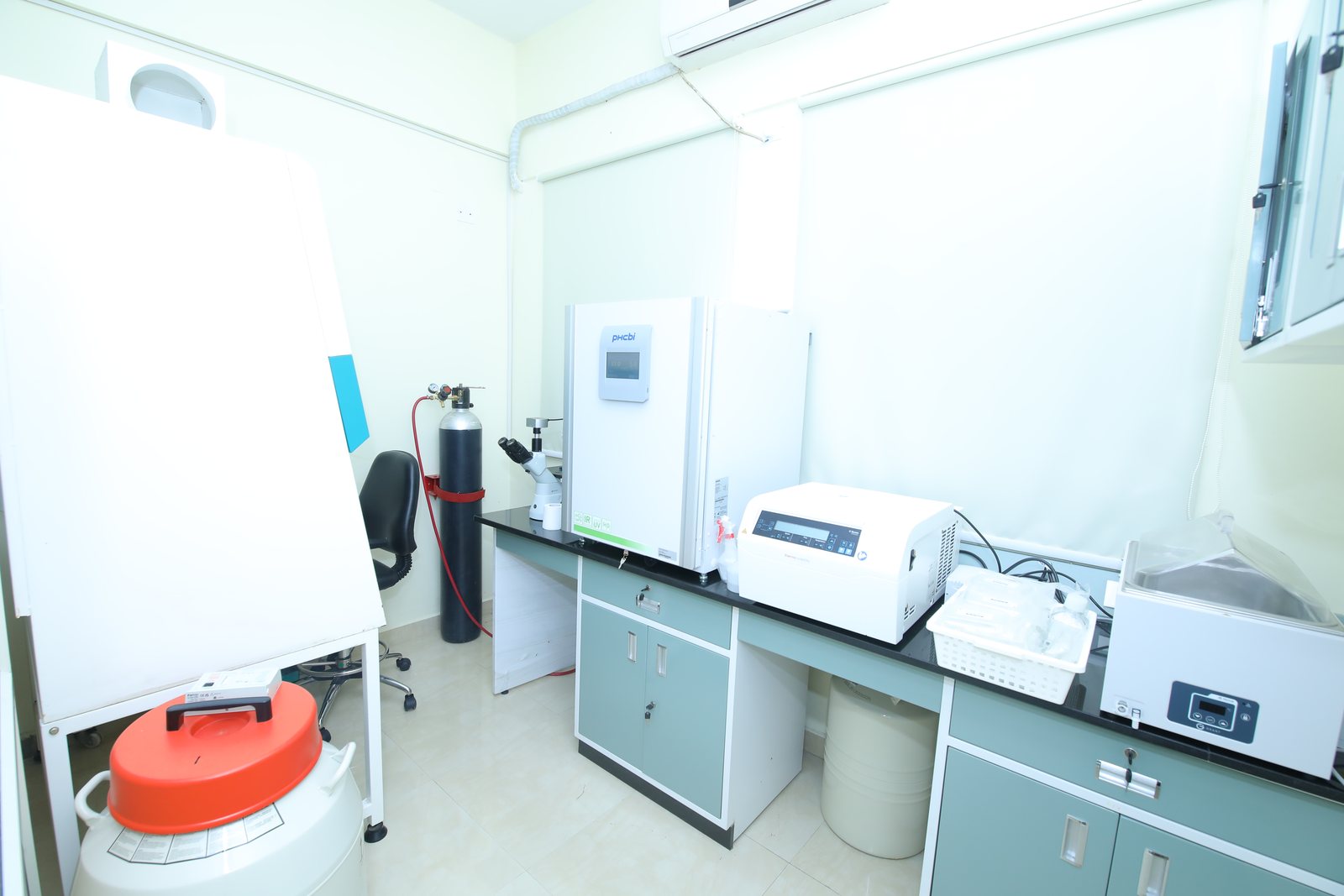 Animal Tissue Culture Lab - School of Life Sciences, Mysuru