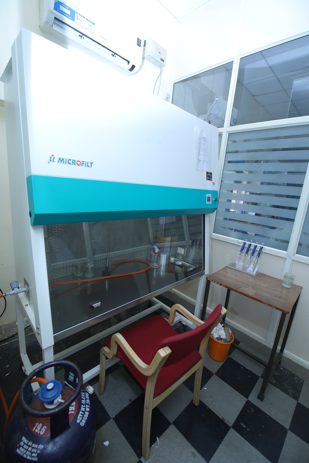 Laminar Air Flow Facility - School of Life Sciences, Mysuru